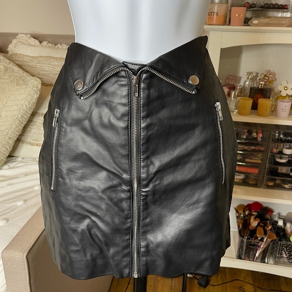 Faux leather mini skirt with zipper detail